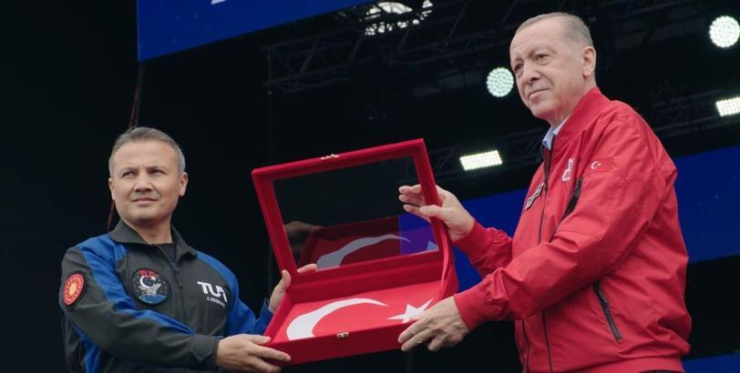 Bakan Kacır, Türkiye'nin insanlı ilk uzay misyonunun yıl dönümüne ilişkin paylaşım