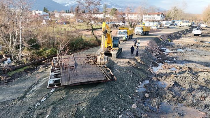 Sapanca Gölü kıyısındaki kaçak yapılar yıkılıyor / Ek fotoğraflar