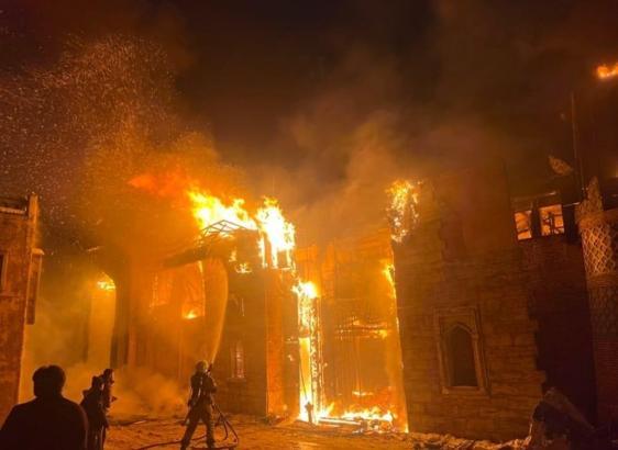 İstanbul- Çekmeköy'de film platosundaki yangın söndürüldü