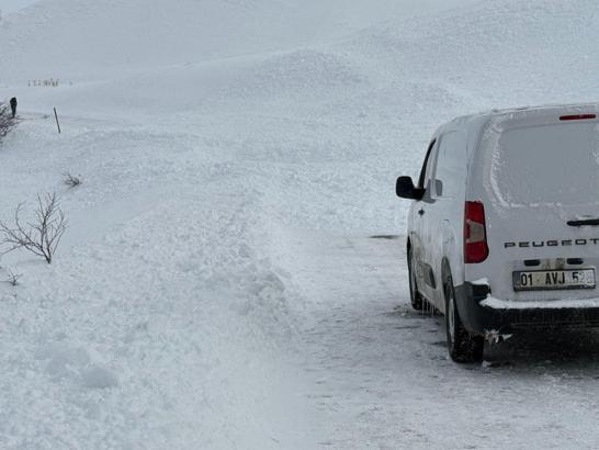 Karlıova’da taburcu olan anne ve bebeği kepçeyle evine götürüldü (2)