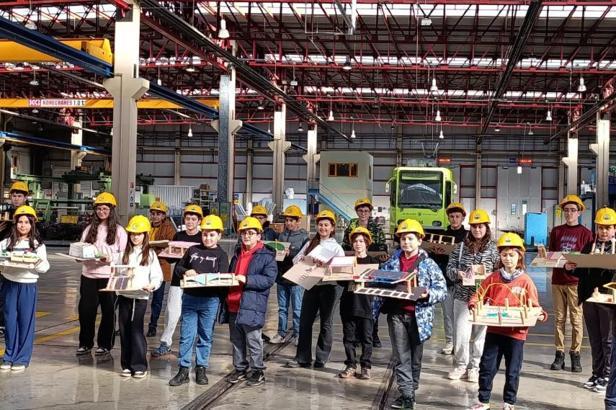 Ögrenciler BURULAŞ’taki yaryıl etkinliğinde hem eğlendi hem öğrendi