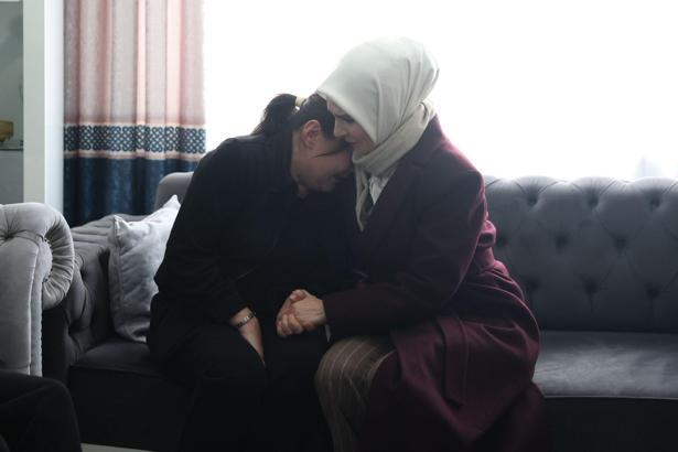 İstanbul - Bakan Göktaş'tan Güngören'de öldürülen Atlas'ın ailesine taziye ziyareti