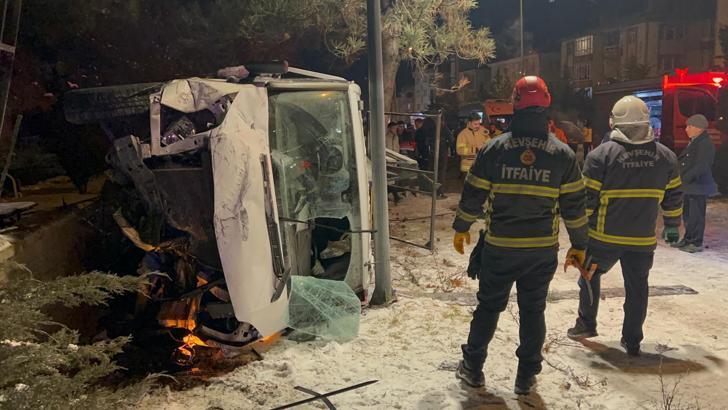 Nevşehir'de kamyonet, otomobile arkadan çarptı: 4 yaralı