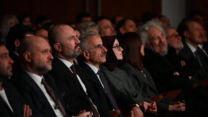 Bakan Uraloğlu, 'Bak Postacı Geliyor' filminin özel gösterimine katıldı