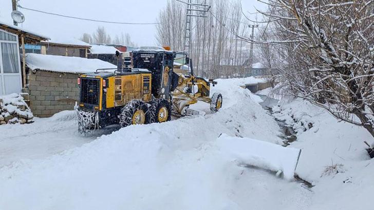 Van'da 287 yerleşim yeri yolundan 89'u ulaşıma açıldı