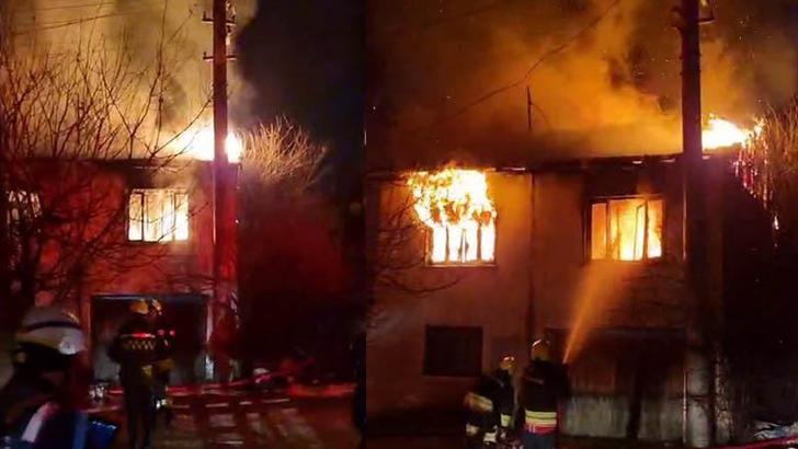 2 katlı ev alev alev yandı