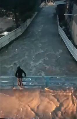 İzmir'de sağanak etkili oldu (2)