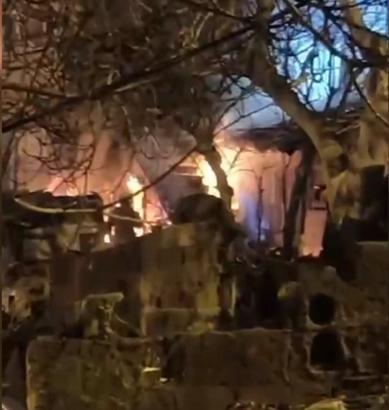 İstanbul- Eyüpsultan'da gecekonduda yangın: 1 ölü 1 yaralı