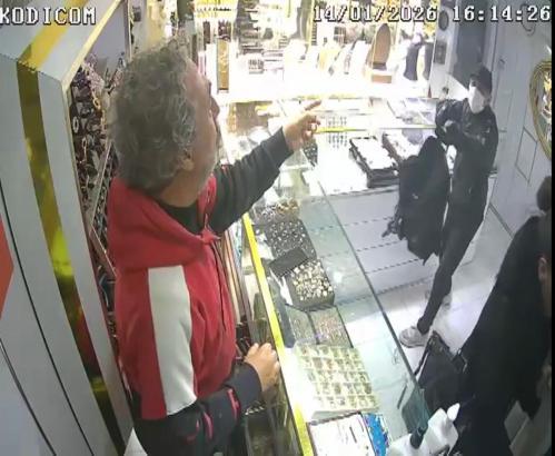 İstanbul- Bahçelievler'de kuyumcuyu soyup metrobüsle kaçan şüpheli tutuklandı