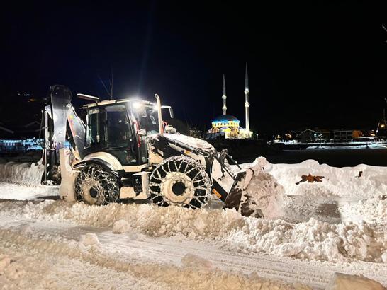 Uzungöl’de festival öncesi kar mesaisi