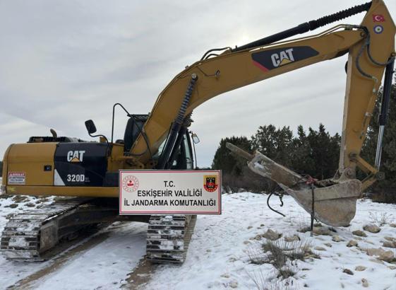 Eskişehir’de kaçak kazıya 8 gözaltı