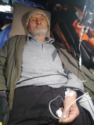 Kar köy yolunu kapattı, sınır protokolüyle Gürcistan üzerinden hastaneye ulaştırıldı