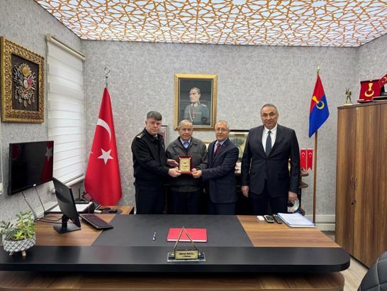 70 milyon TL'lik mal varlığını Jandarma Asayiş Vakfı'na bağışladı