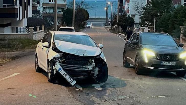 Ordu’da iki otomobil çarpıştı; 2 yaralı