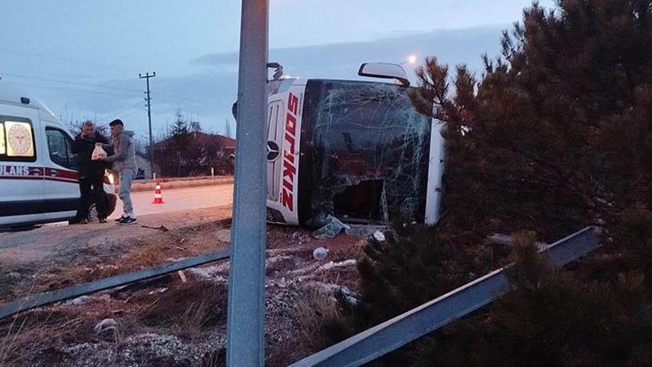 Burdur'da yolcu otobüsü devrildi: 12 yaralı