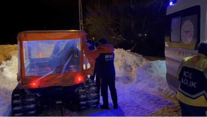 Nefes darlığı çeken hasta, AFAD'a ait amfibi araçla kurtarıldı