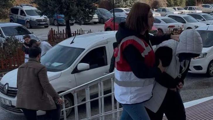 Akaryakıt istasyonundan gasbettikleri paraları başka bir akaryakıt istasyonunda harcamışlar