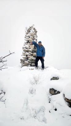 Derik’te karlı ve sisli havada Turcel Dağı’na solo tırmanış