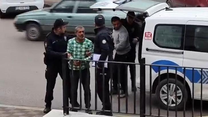 Yurt dışına kaçmak isteyen 2 firari hükümlü, ormanda yakalandı