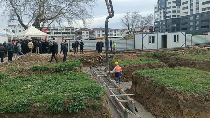 Bursa Osmangazi ilçesine yeni kapalı pazar alanı