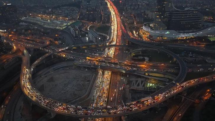 İstanbul'da trafik yoğunluğu yüzde 89'a ulaştı