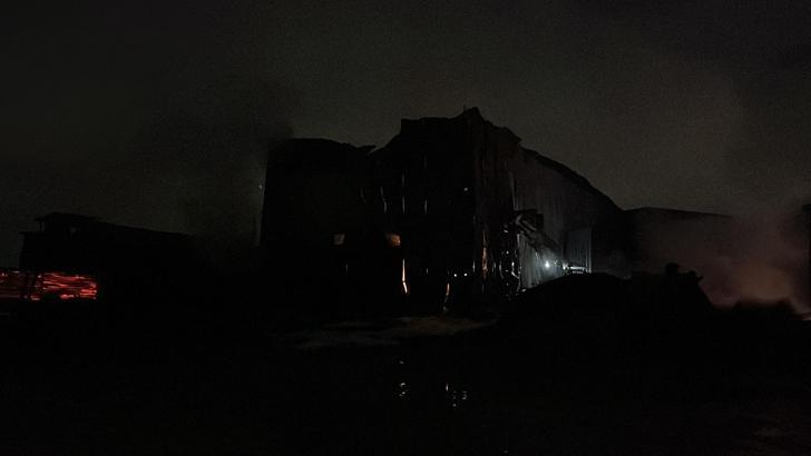 Kocaeli’de atık plastik deposunda yangın (2)