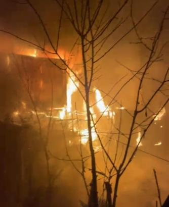 İstanbul - Sancaktepe’de ahşap binada çıkan yangın söndürüldü
