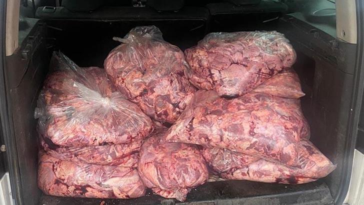Hafif ticari araçta 450 kilo bozuk et ele geçirildi