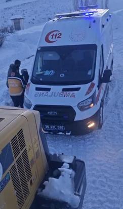 Kars'ta hasta kadın için ekipler seferber oldu