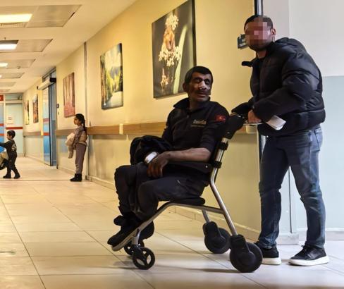 Tamir sırasında hava bastığı lastik patlayınca yaralandı