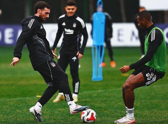 Beşiktaş kondisyon ve taktik çalıştı