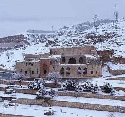 Karla kaplı Kasımiye Medresesi, dronla görüntülendi