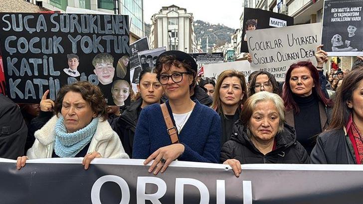 Yasemin Minguzzi, Ordu’da ‘Çocuklar için adalet’ yürüyüşüne katıldı