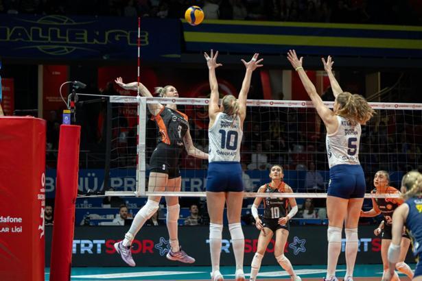 Sultanlar Ligi derbisinde Fenerbahçe Medicana, Eczacıbaşı Dynavit’i mağlup etti