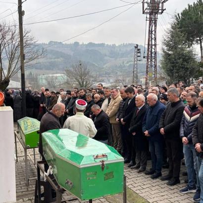 Otomobil, TIR'a çarptı: 2 ölü, 1 yaralı (3)