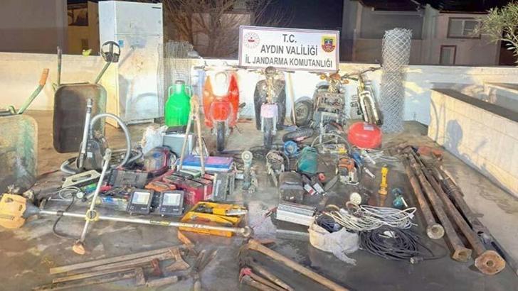 Sağanak sonrası boşaltılan 4 evden hırsızlık yapan şüpheliye gözaltı