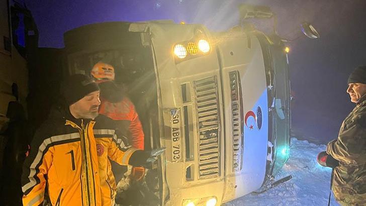 Sivas'ta 4 araç zincirleme kazaya karıştı: 8 yaralı