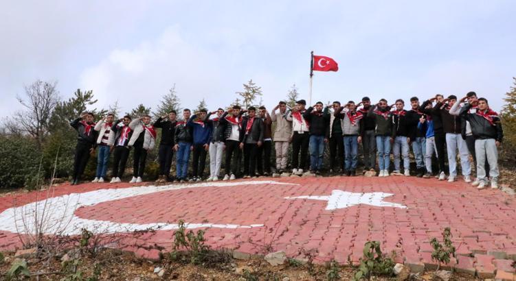 Asker adaylarının 'ilk bayrak nöbeti'