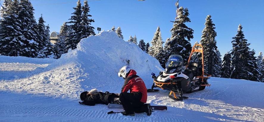 JAK timleri, sömestirin ilk haftasında Uludağ’da 208 olaya müdahale etti