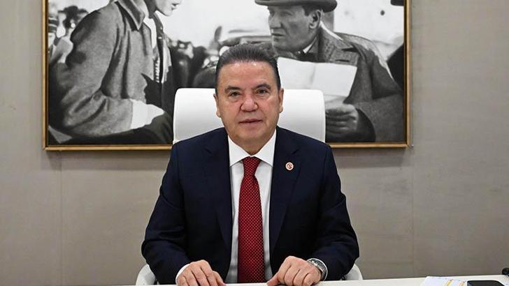 Muhittin Böcek, Ali Mahir Başarır'a hediye edeceğini söyleyip daire istemiş