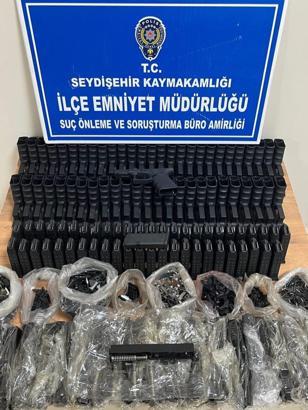Yolcunun valizinden, cephanelik çıktı