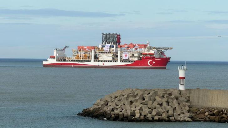 Derin deniz sondaj gemisi 'Yıldırım', Filyos Limanı'na ulaştı