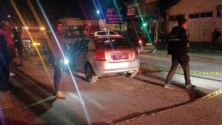 Çorum'da çekiciye arkadan çarpan otomobilin sürücüsü yaralandı