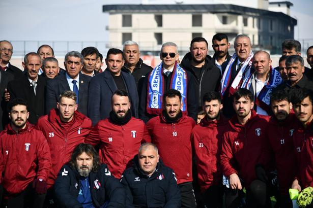 Vali Çiçekli, BAL'da mücadele eden Serhat Ardahanspor'a tosun bağışı istedi