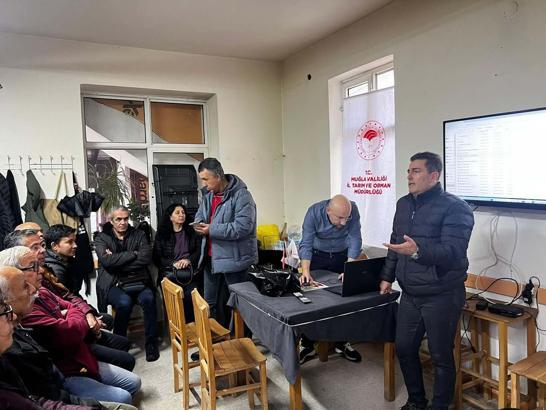 Datça'da üreticiler 'badem hastalıkları ve zararlıları' konusunda bilgilendirildi