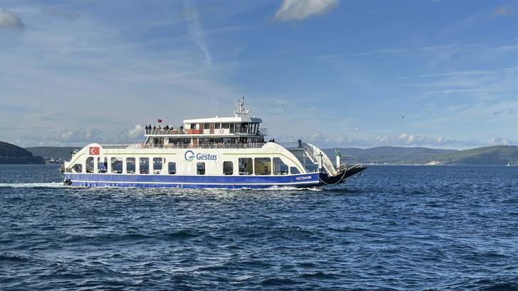 Bozcaada ve Gökçeada'da feribot seferlerine fırtına engeli