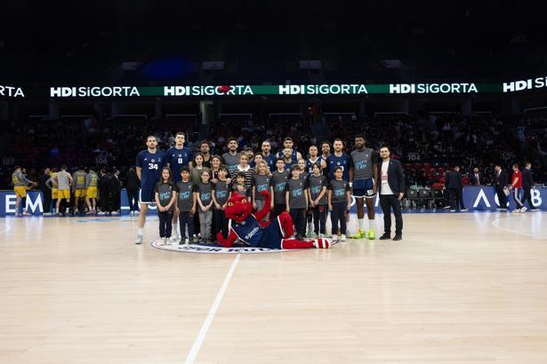 Bahçeşehir Koleji - Aris: 81-79