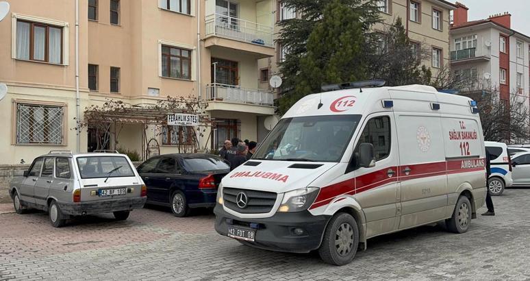 Tüfeğini temizlerken kendini yaraladı