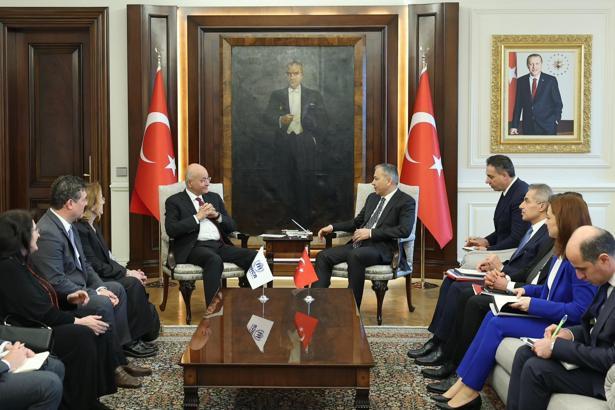 Bakan Yerlikaya, BM Mülteciler Yüksek Komiserliği heyetiyle görüştü