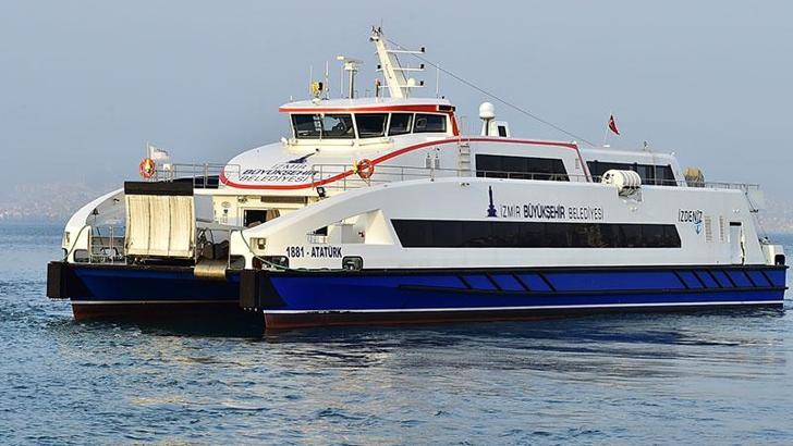 İzmir'de vapur seferleri iptal edildi